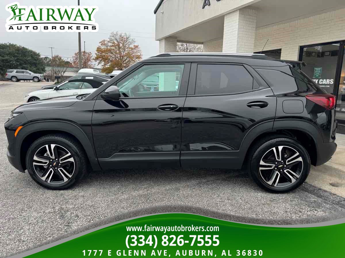 Used 2024 Chevrolet TrailBlazer LT w/ LT Cold Weather Package image 9