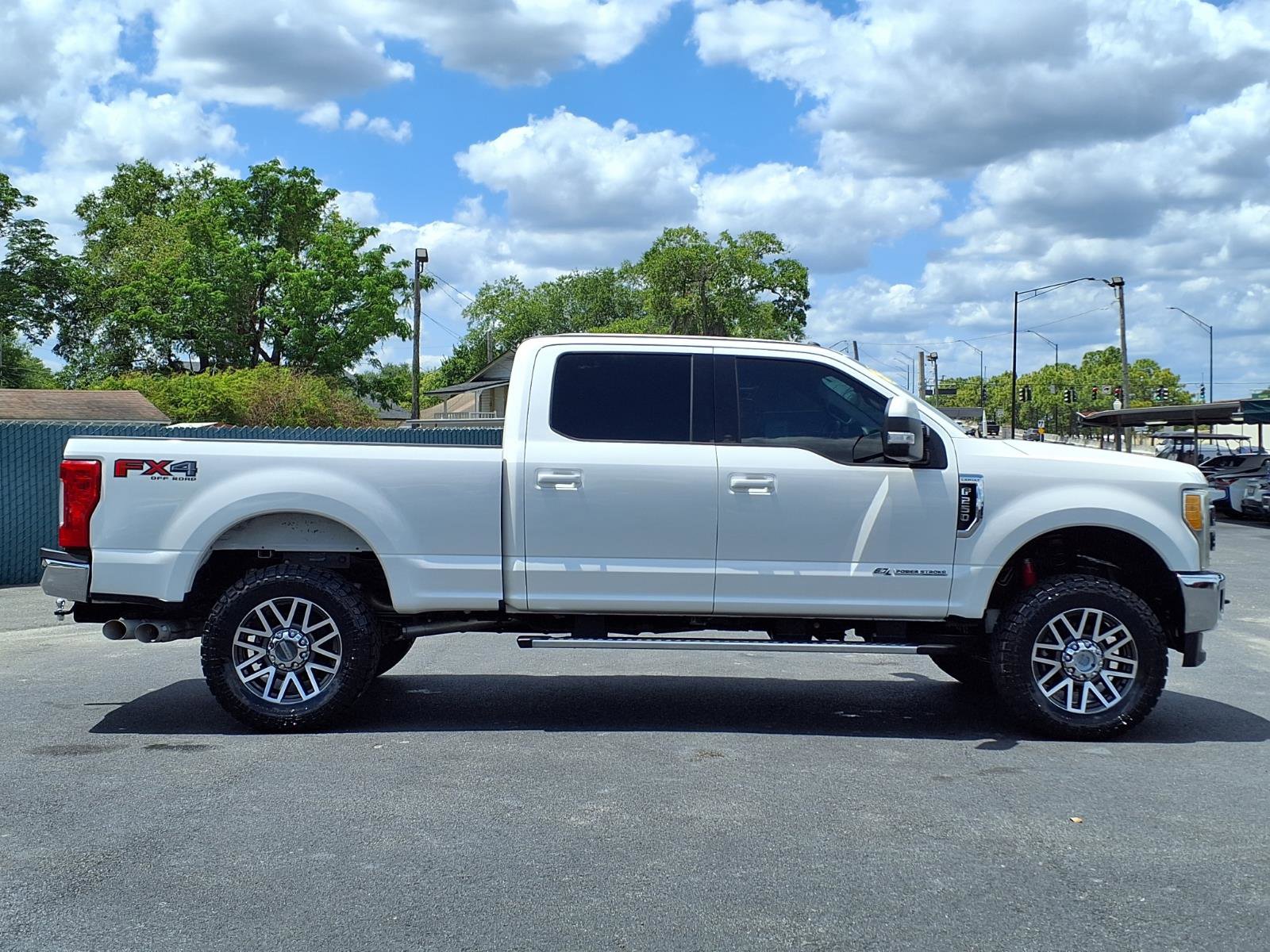 Used 2017 Ford F250 Lariat w/ FX4 Off-Road Package AWD/4WD image 28