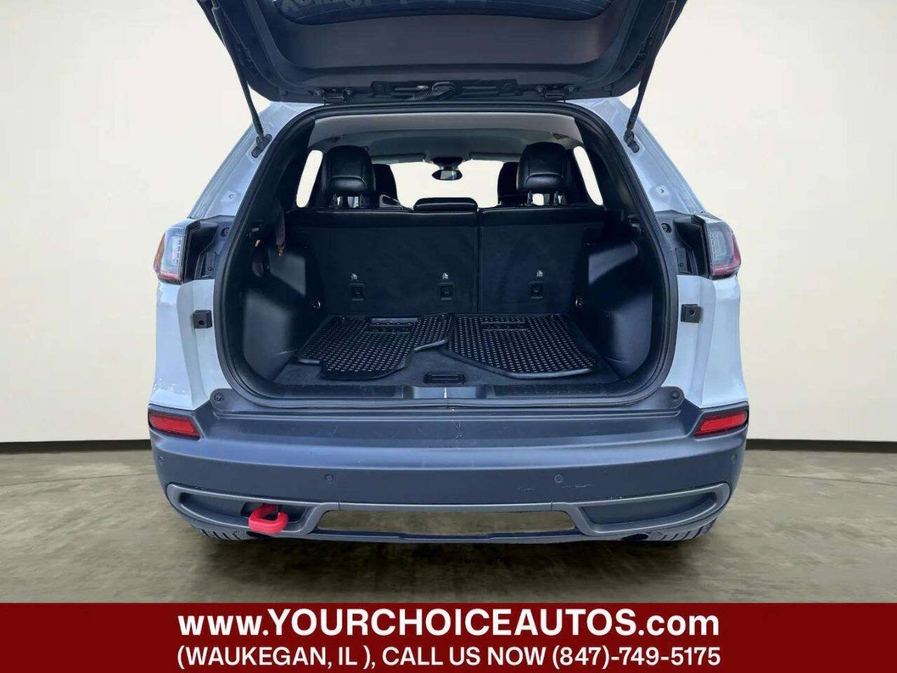 Used 2019 Jeep Cherokee Trailhawk w/ Cold Weather Group AWD/4WD image 13