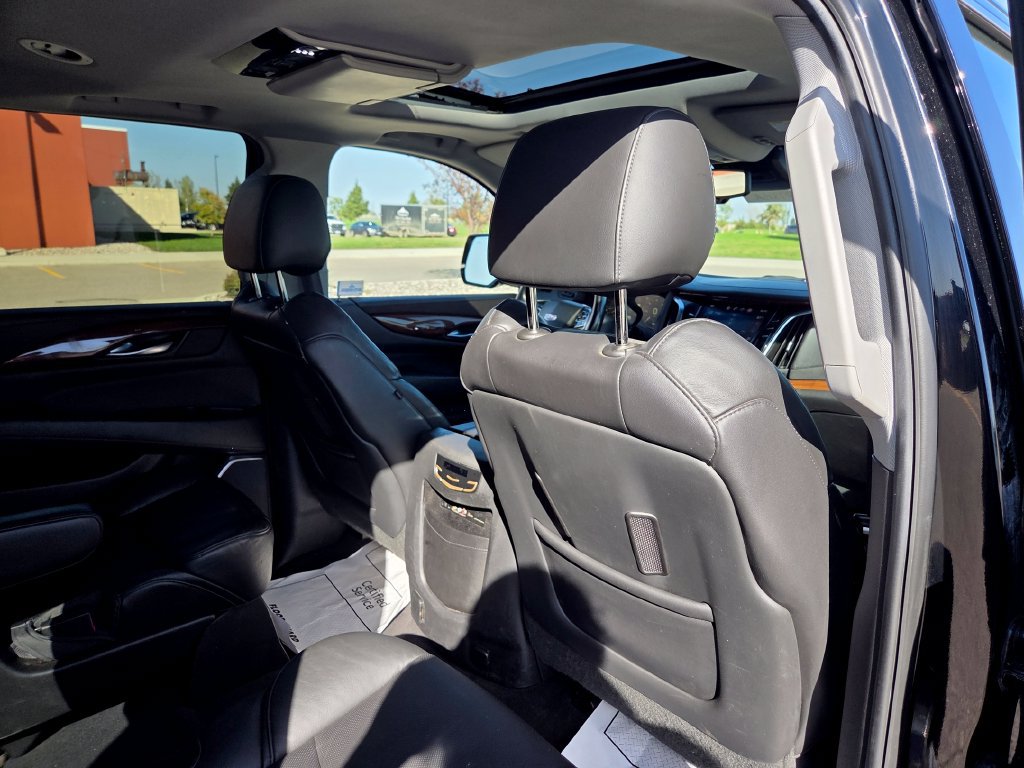 Used 2015 Cadillac Escalade ESV Luxury AWD/4WD image 33