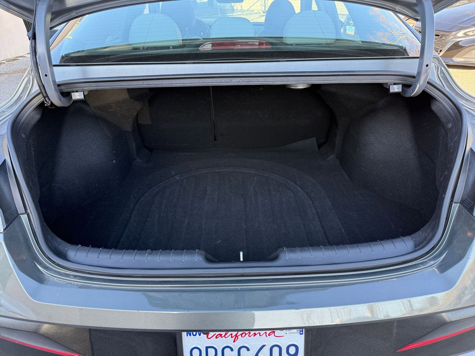 Used 2025 Hyundai Elantra Limited image 34