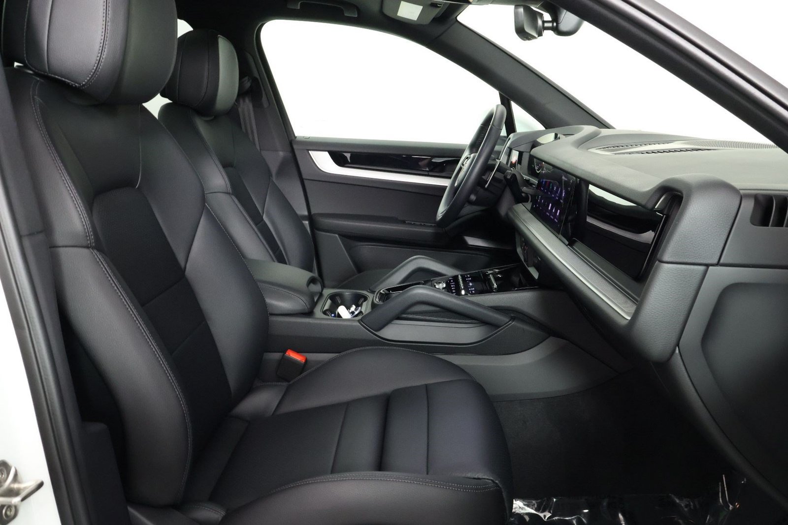 Certified 2026 Porsche Cayenne AWD/4WD image 31