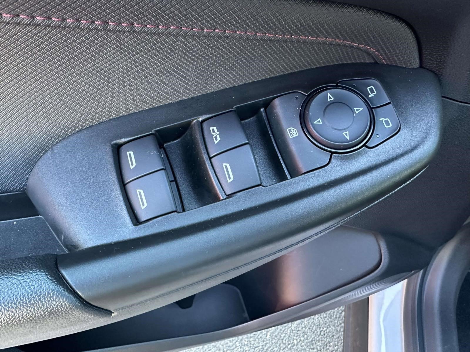 Certified 2023 Chevrolet TrailBlazer RS w/ Convenience Package image 29