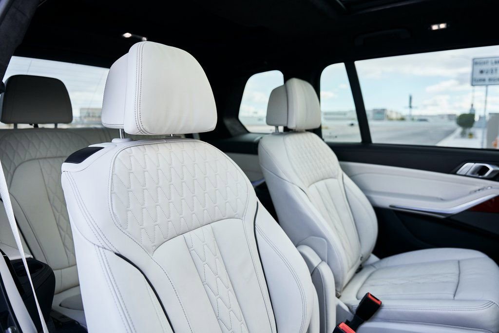 Used 2024 BMW ALPINA XB7 image 48