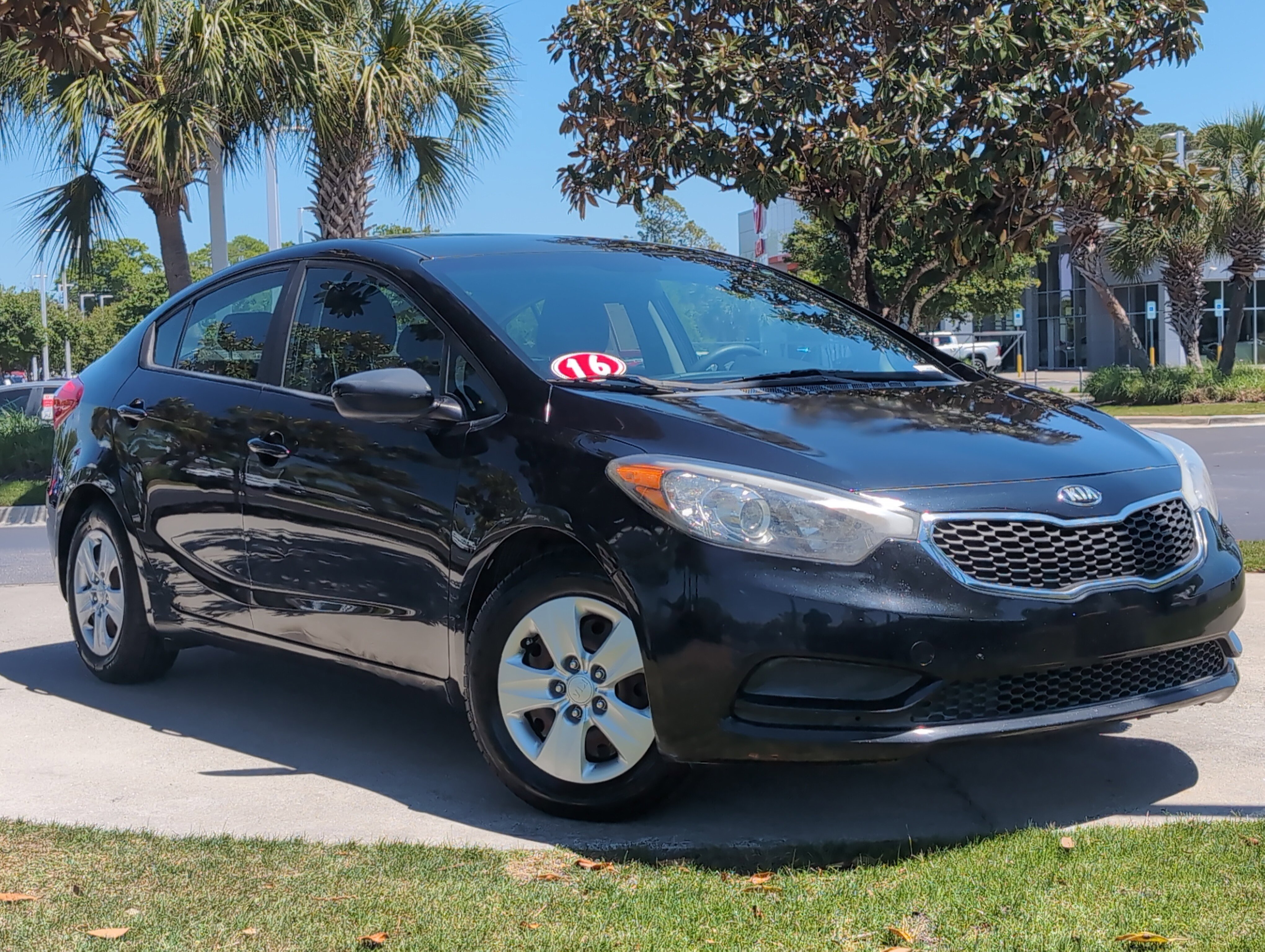 Used 2016 Kia Forte LX FWD image 2