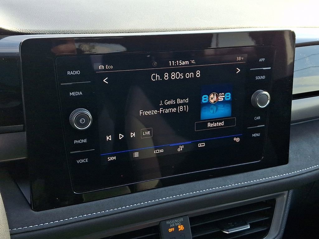 Certified 2025 Volkswagen Taos SE AWD/4WD image 17