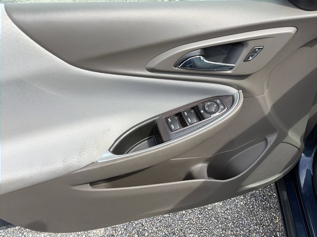 Used 2021 Chevrolet Malibu LT FWD image 17