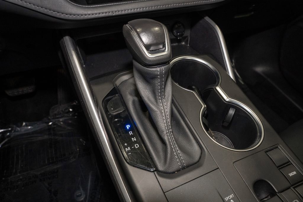 Used 2024 Toyota Highlander XLE image 19