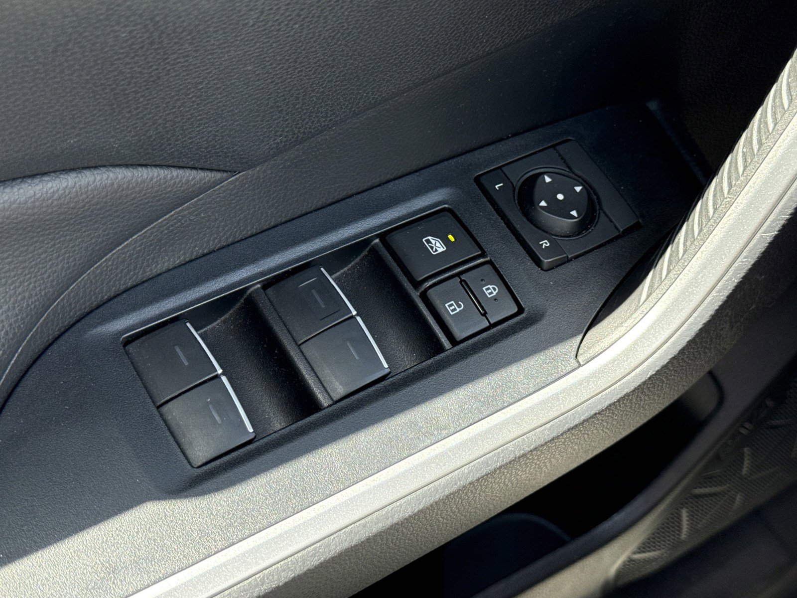 Used 2024 Toyota RAV4 XLE image 16