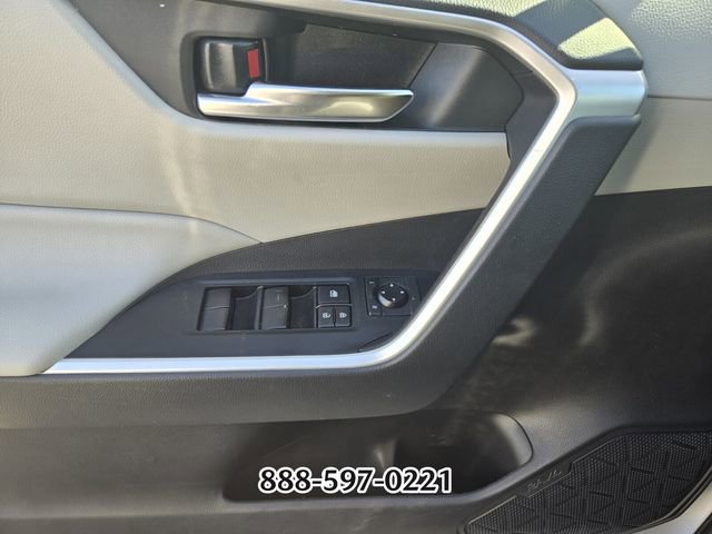 Used 2020 Toyota RAV4 XLE w/ Convenience Package image 32