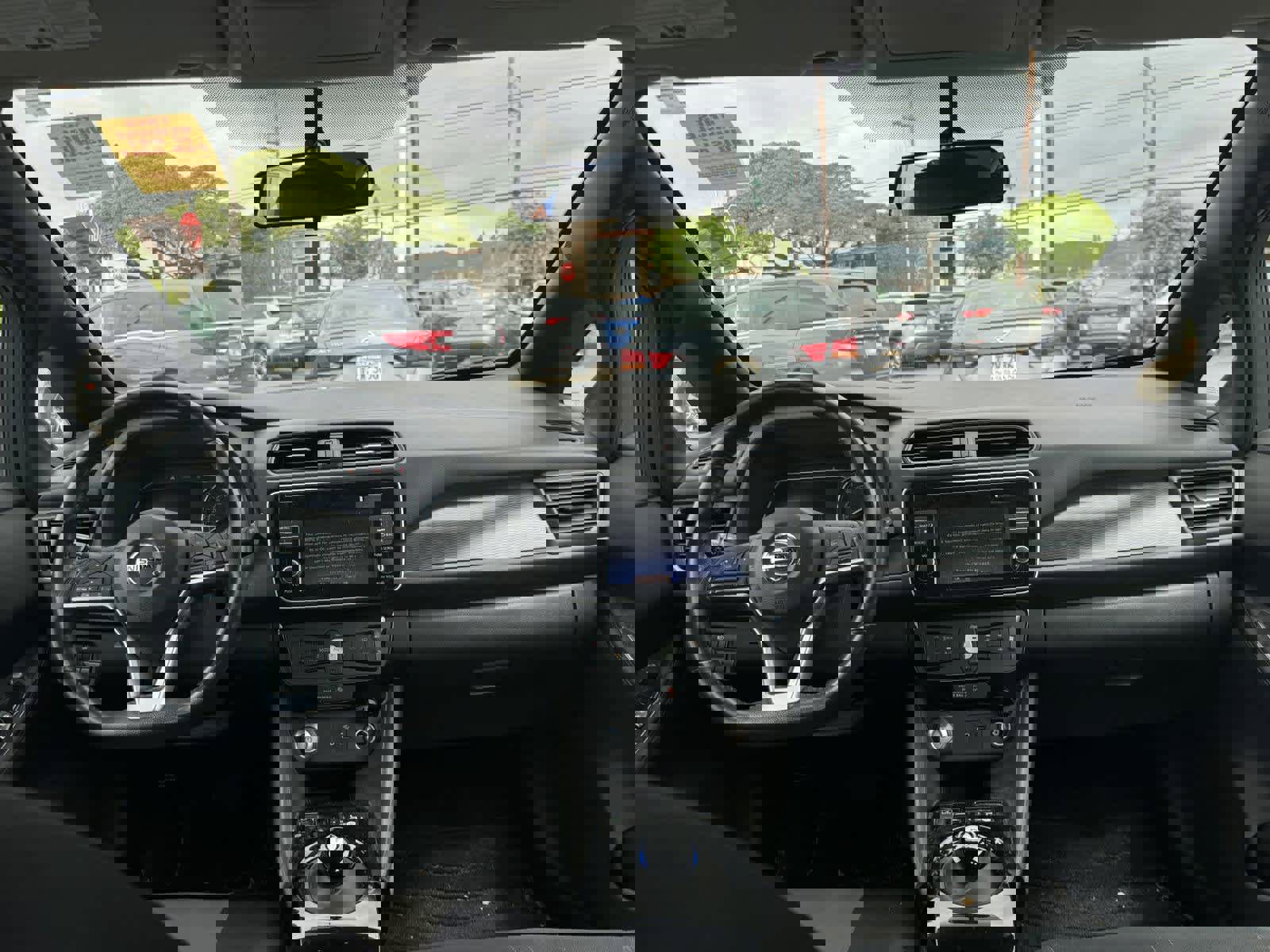 Used 2018 Nissan Leaf SV image 10