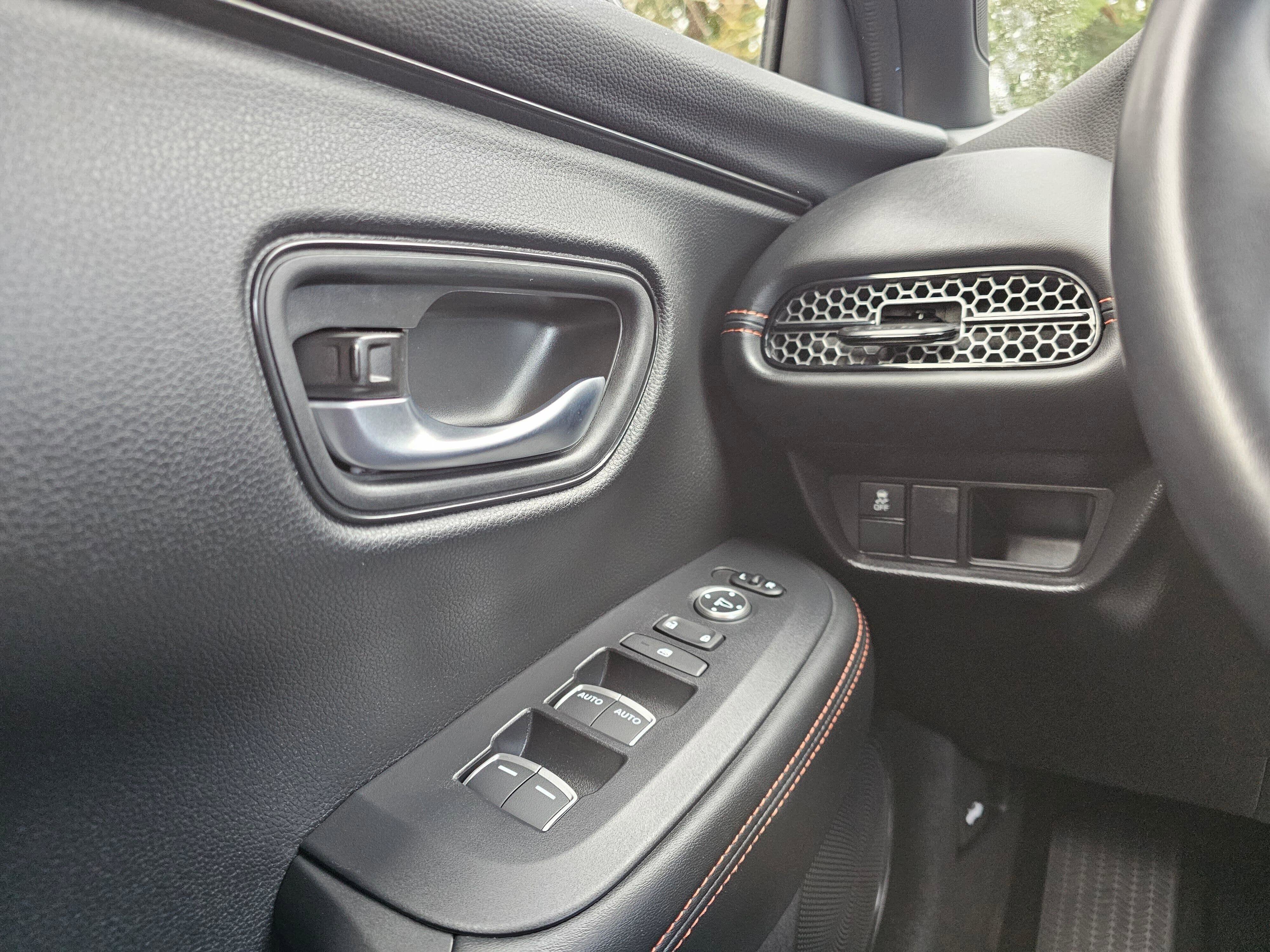 Certified 2025 Honda HR-V Sport image 29