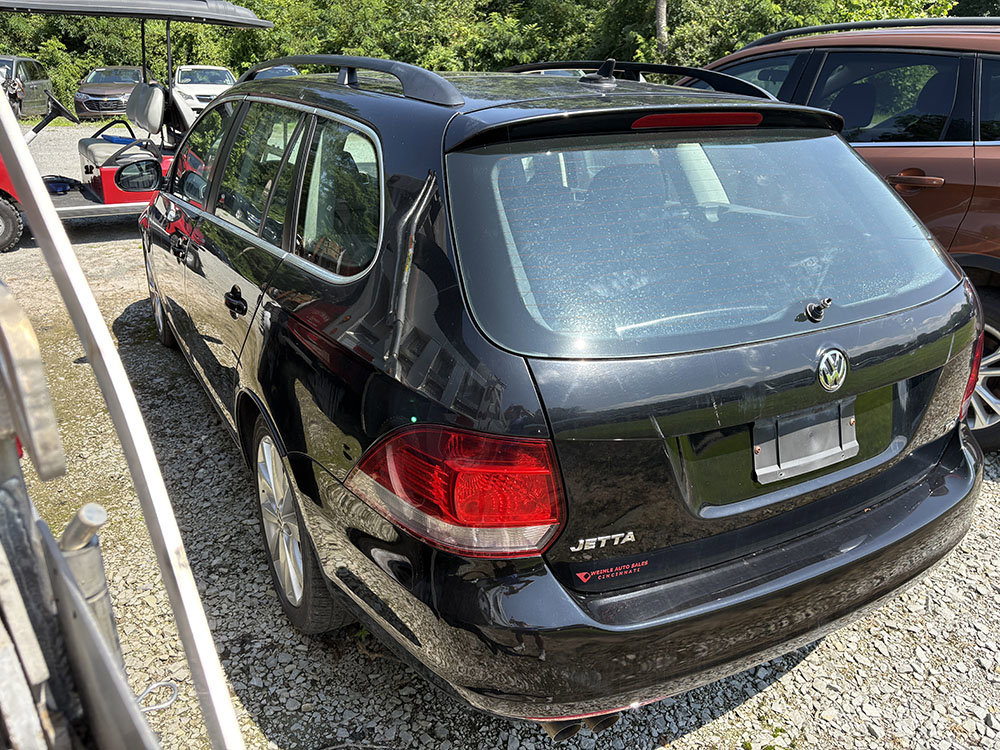 Used 2011 Volkswagen Jetta TDI image 2