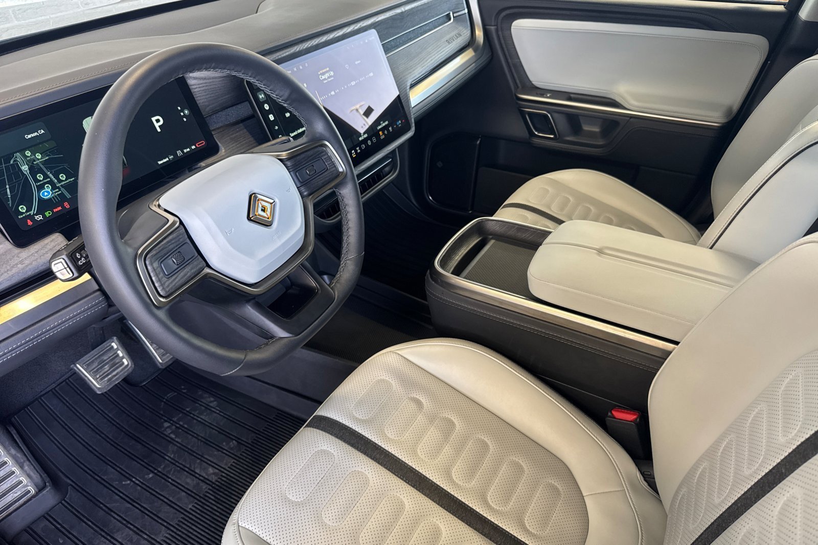 Used 2024 Rivian R1S Adventure AWD/4WD image 9