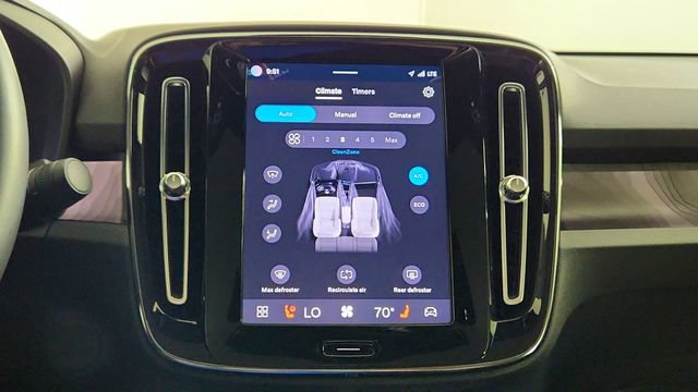 Certified 2023 Volvo C40 P8 Recharge Plus w/ Climate Package AWD/4WD image 21