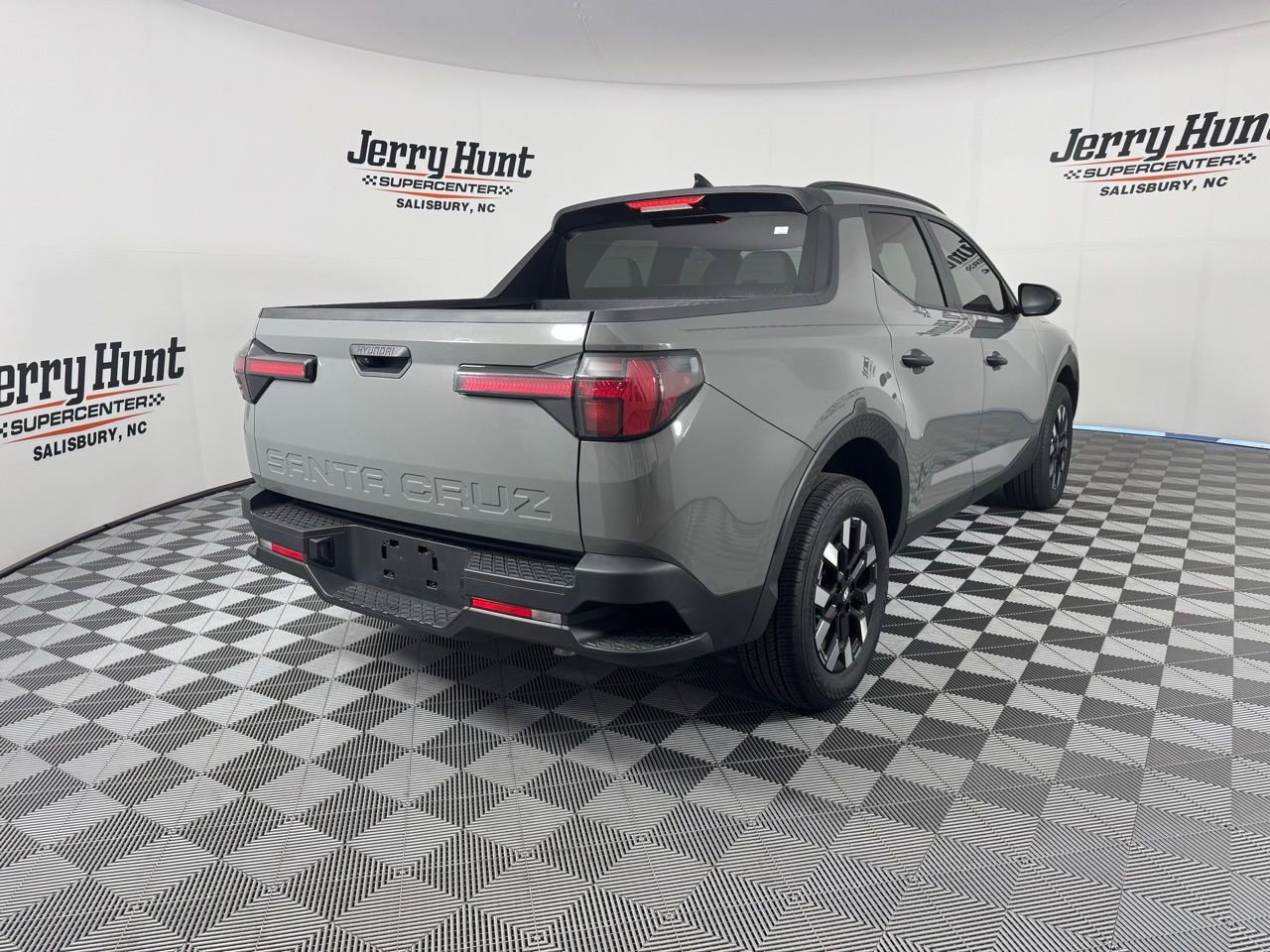 Used 2025 Hyundai Santa Cruz SEL image 8