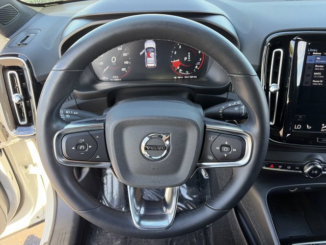 Used 2022 Volvo XC40 T5 R-Design w/ Advanced Package AWD/4WD image 24