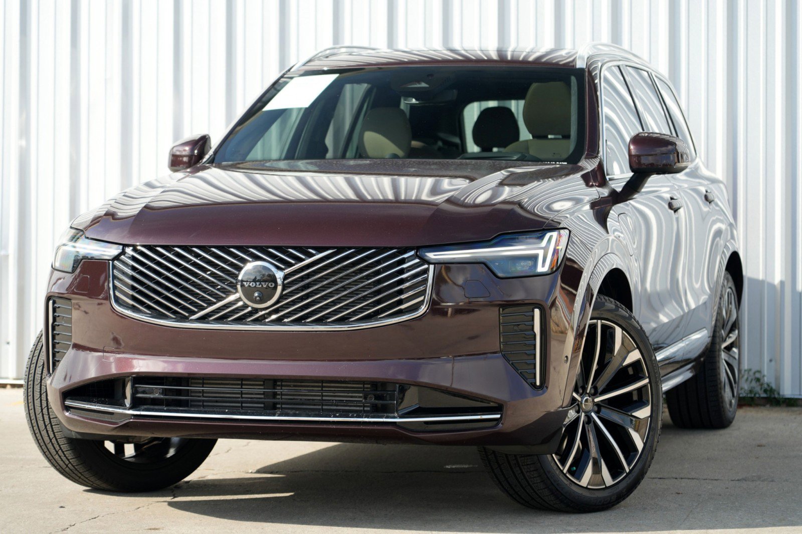 Used 2025 Volvo XC90 T8 Ultra image 3