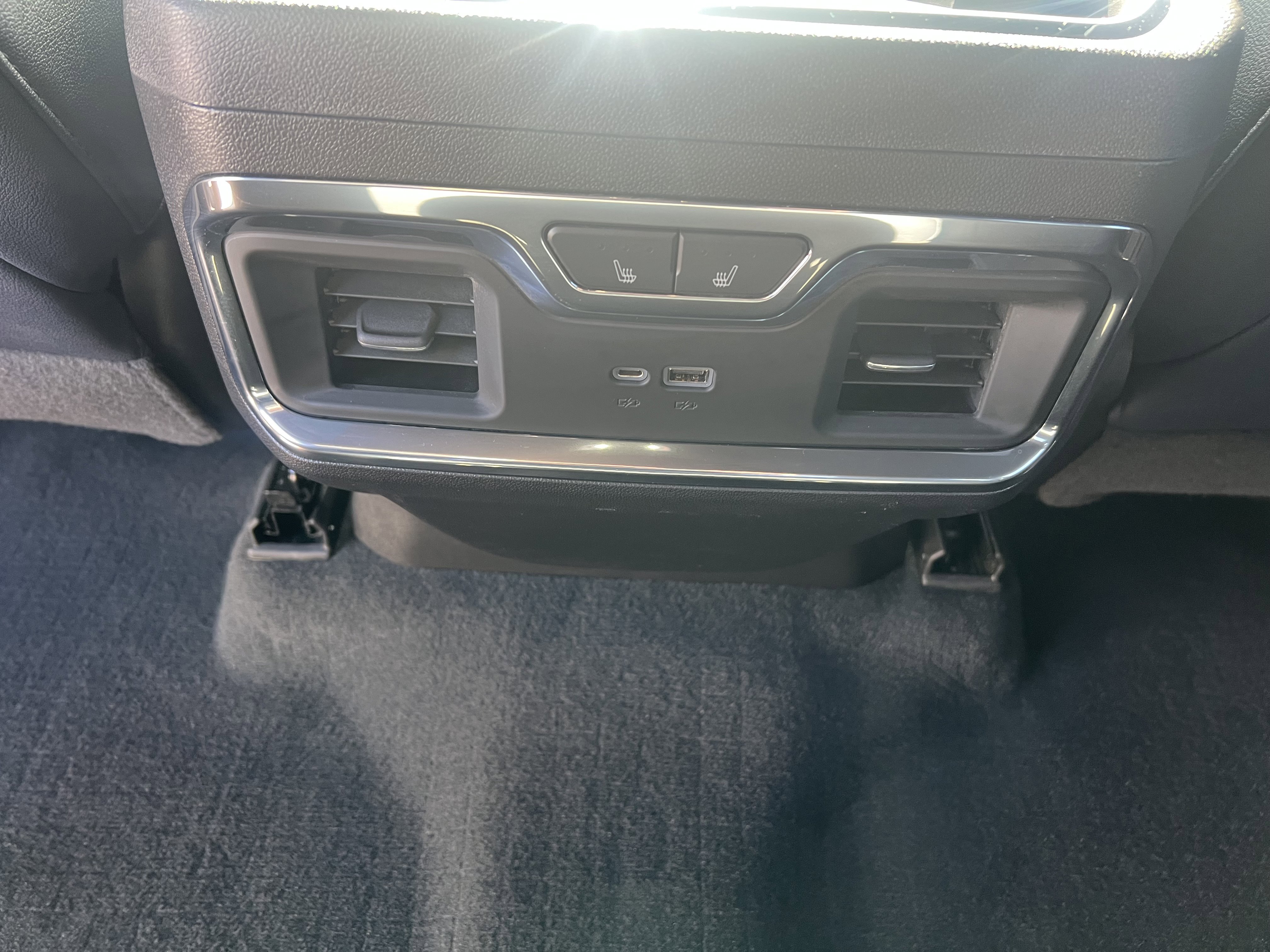 Certified 2022 Chevrolet Silverado 1500 High Country w/ Technology Package image 12