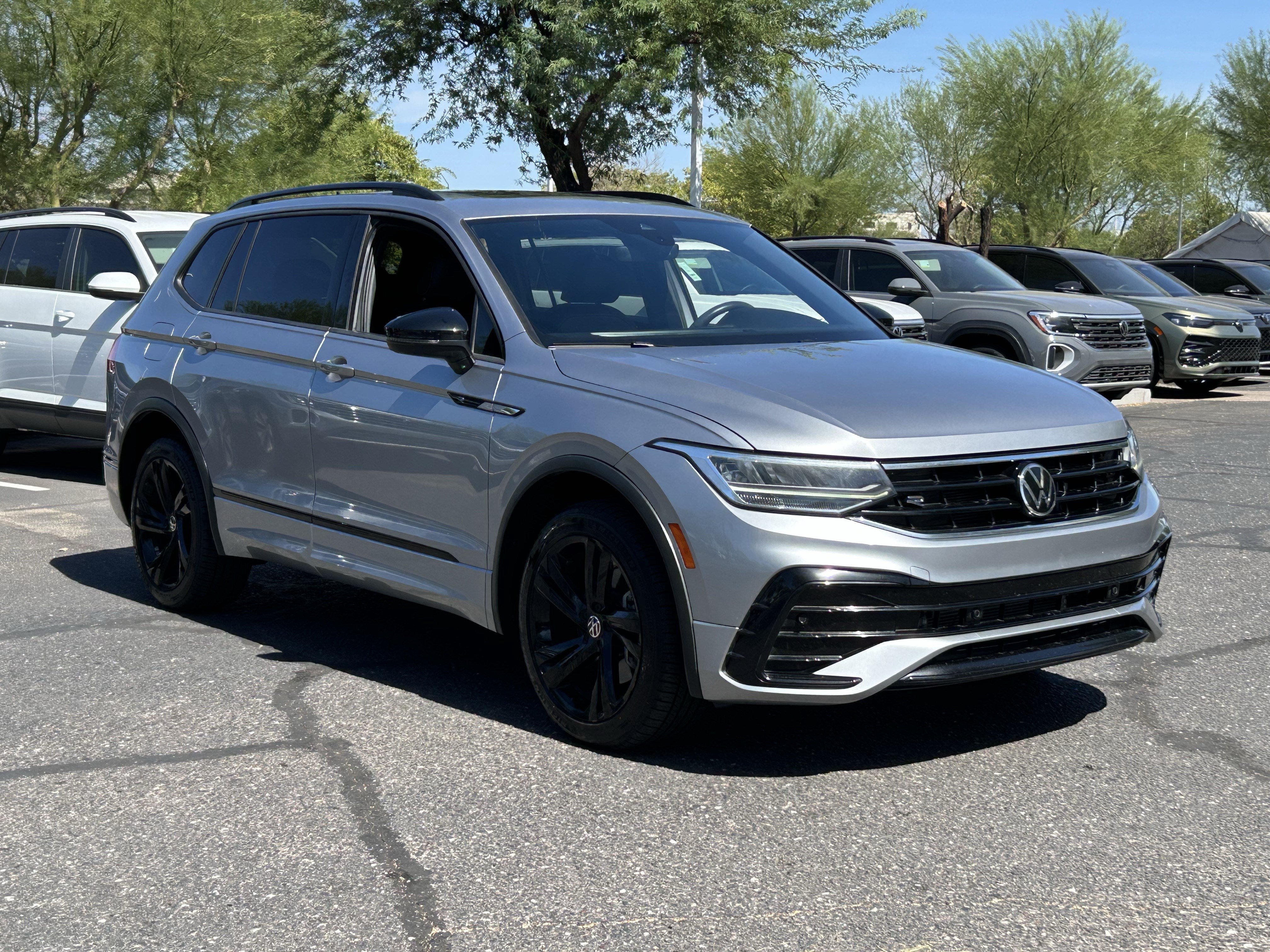 Used 2023 Volkswagen Tiguan SE R-Line FWD image 6