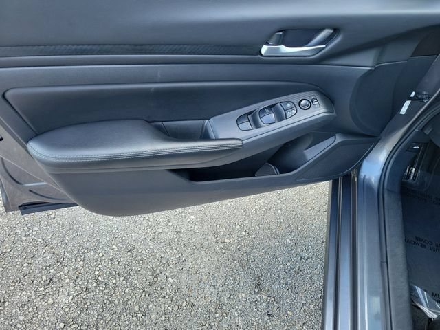 Used 2024 Nissan Altima 2.5 SV FWD image 21