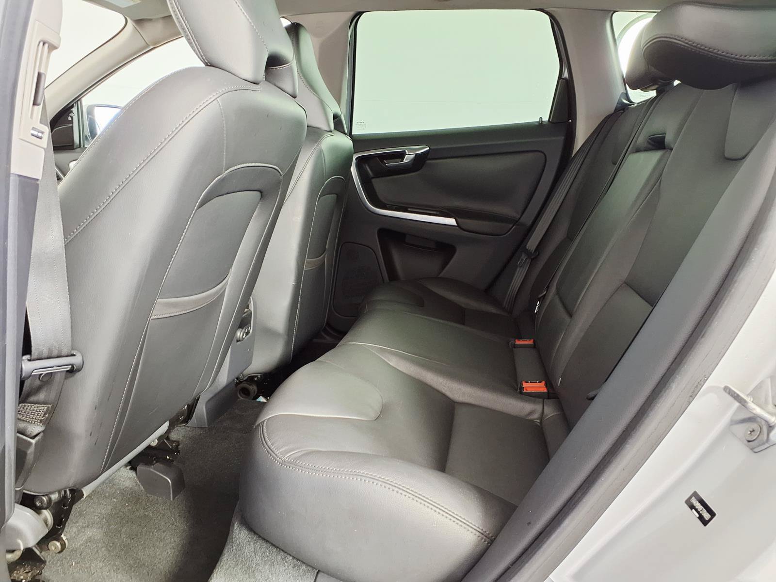 Used 2015 Volvo XC60 T5 Platinum FWD image 10
