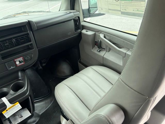 New 2026 GMC Savana 2500 w/ Driver Convenience Package RWD image 27