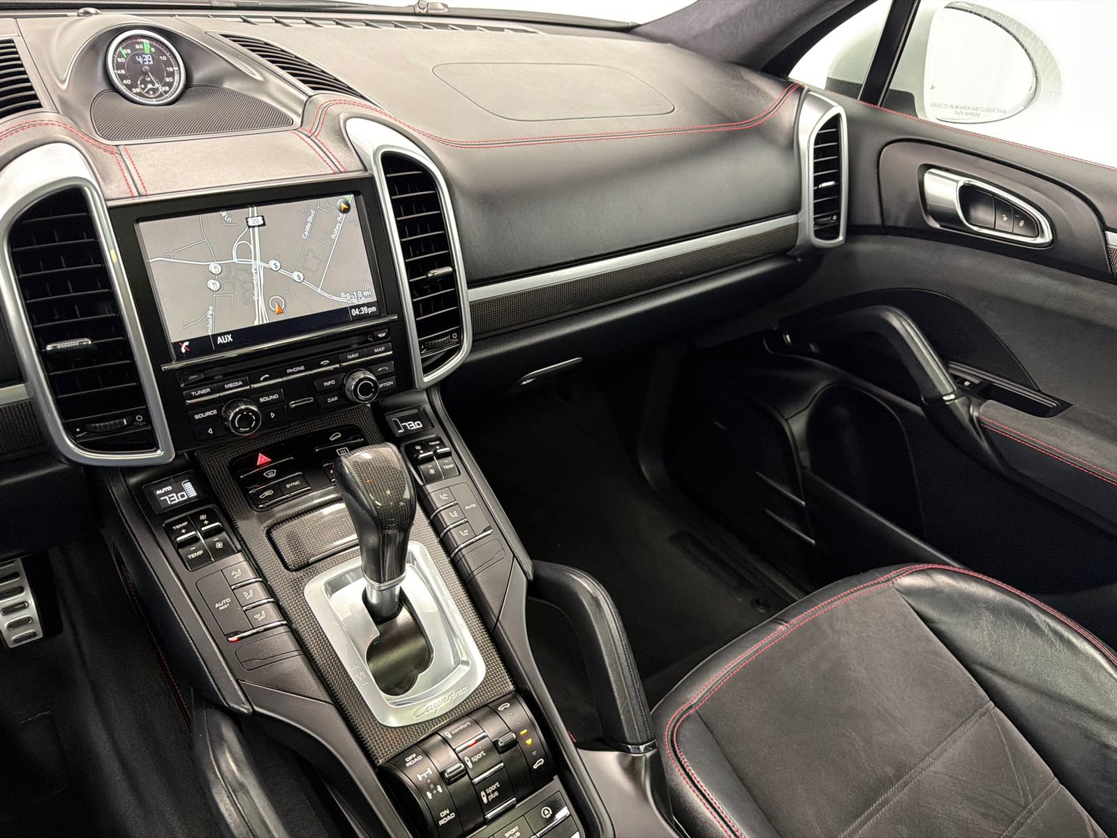 Used 2016 Porsche Cayenne GTS AWD/4WD image 27