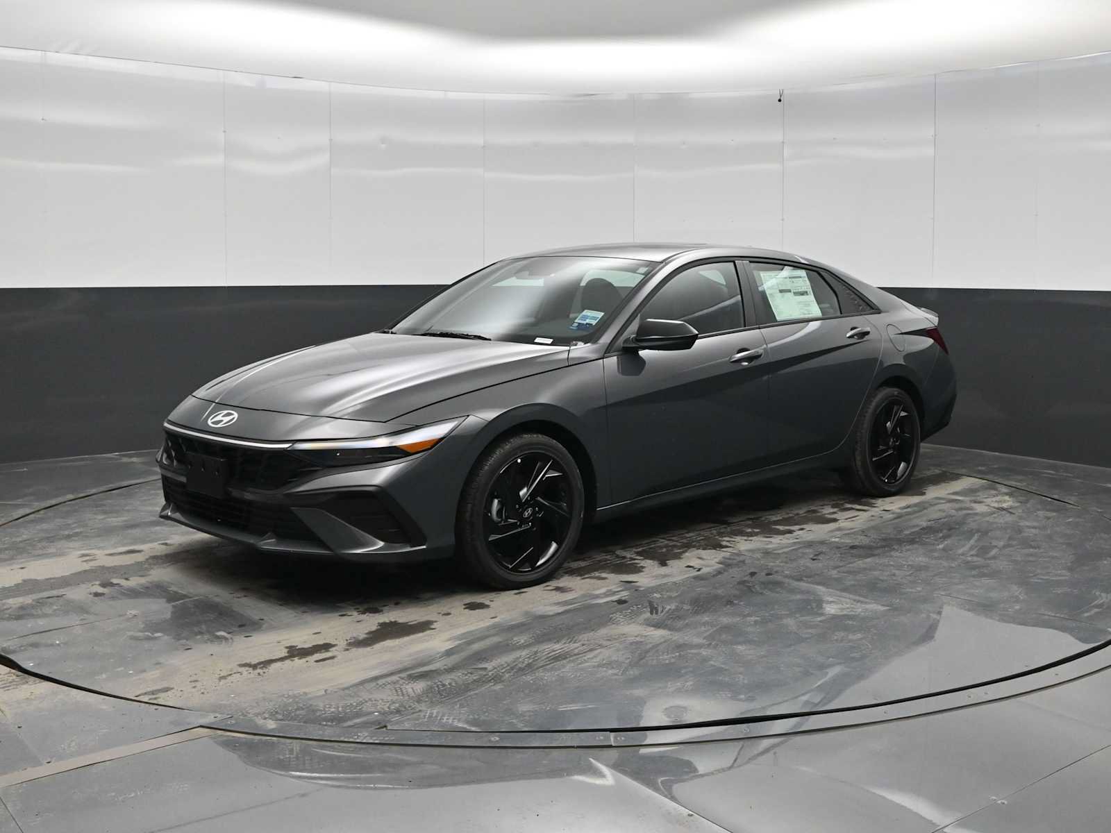 New 2026 Hyundai Elantra SEL Sport FWD image 4