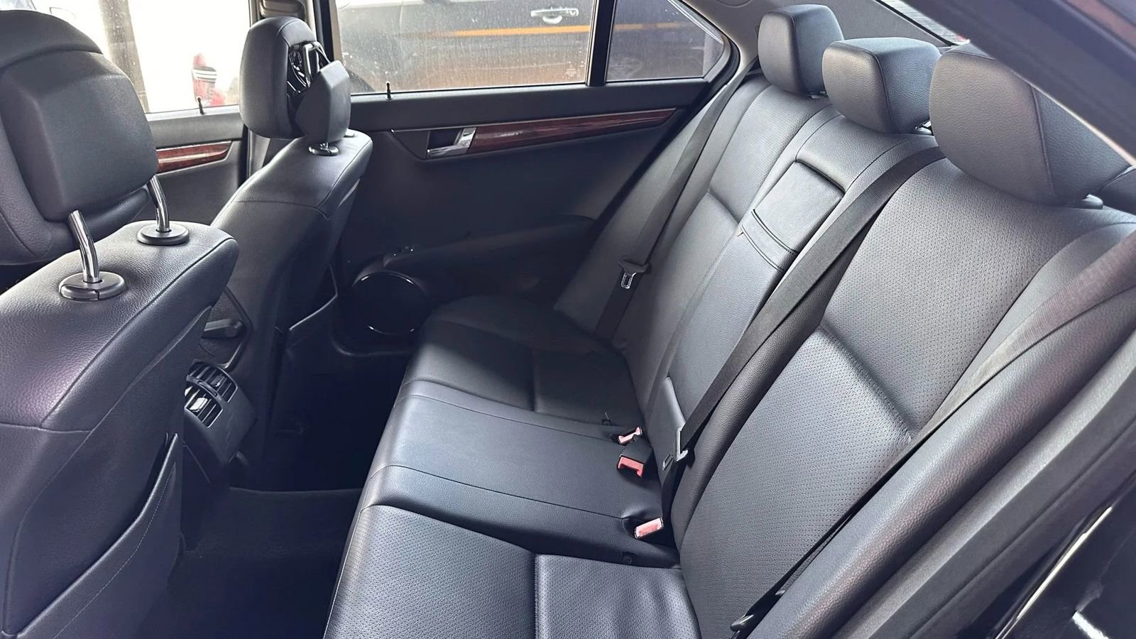 Used 2009 Mercedes-Benz C 300 Sedan image 12