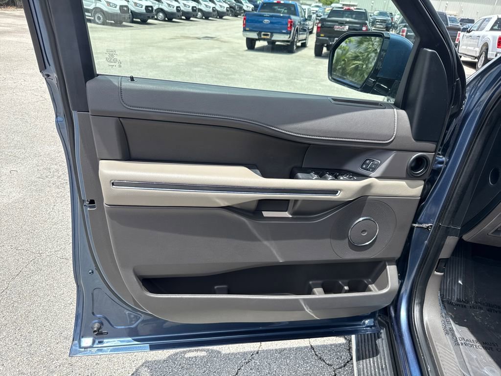 Used 2020 Ford Expedition XLT w/ Equipment Group 202A RWD image 13