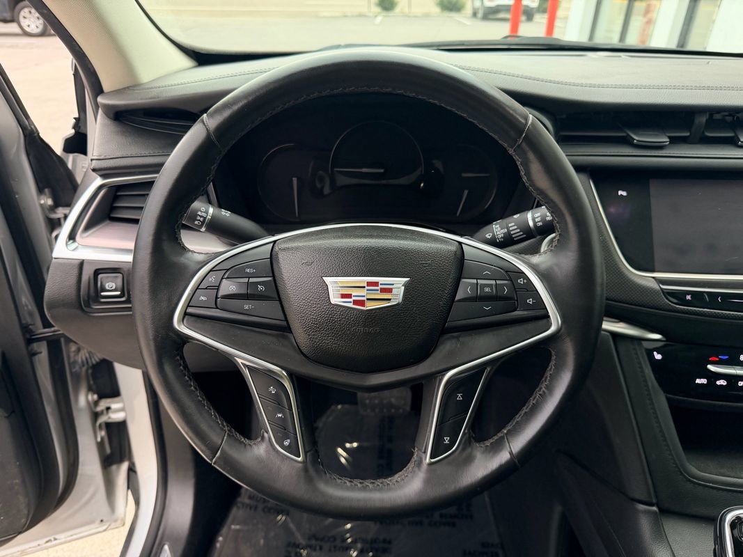 Used 2017 Cadillac XT5 Luxury w/ Driver Awareness Package AWD/4WD image 17