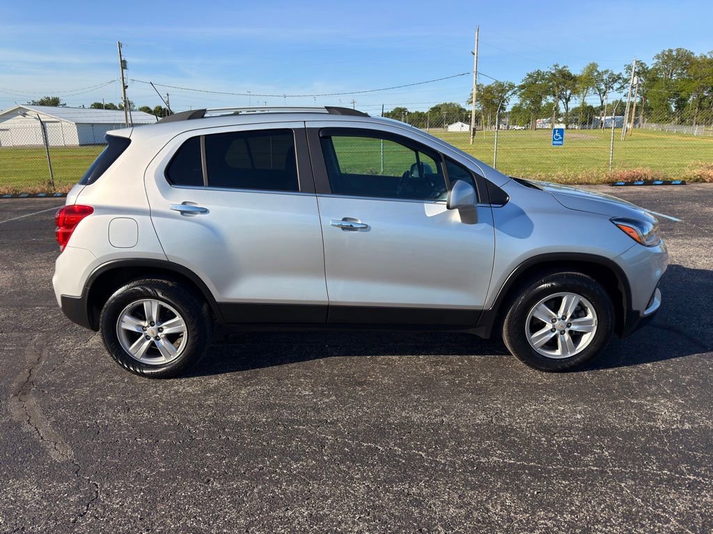 Used 2020 Chevrolet Trax LT w/ LT Convenience Package AWD/4WD image 8