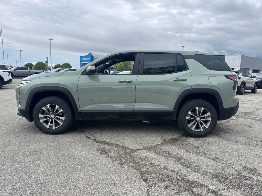 Used 2025 Chevrolet Equinox LT image 3