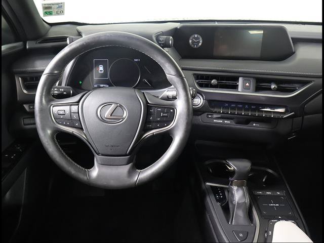 Certified 2022 Lexus UX 200 w/ Accessory Package (Z1) FWD image 8