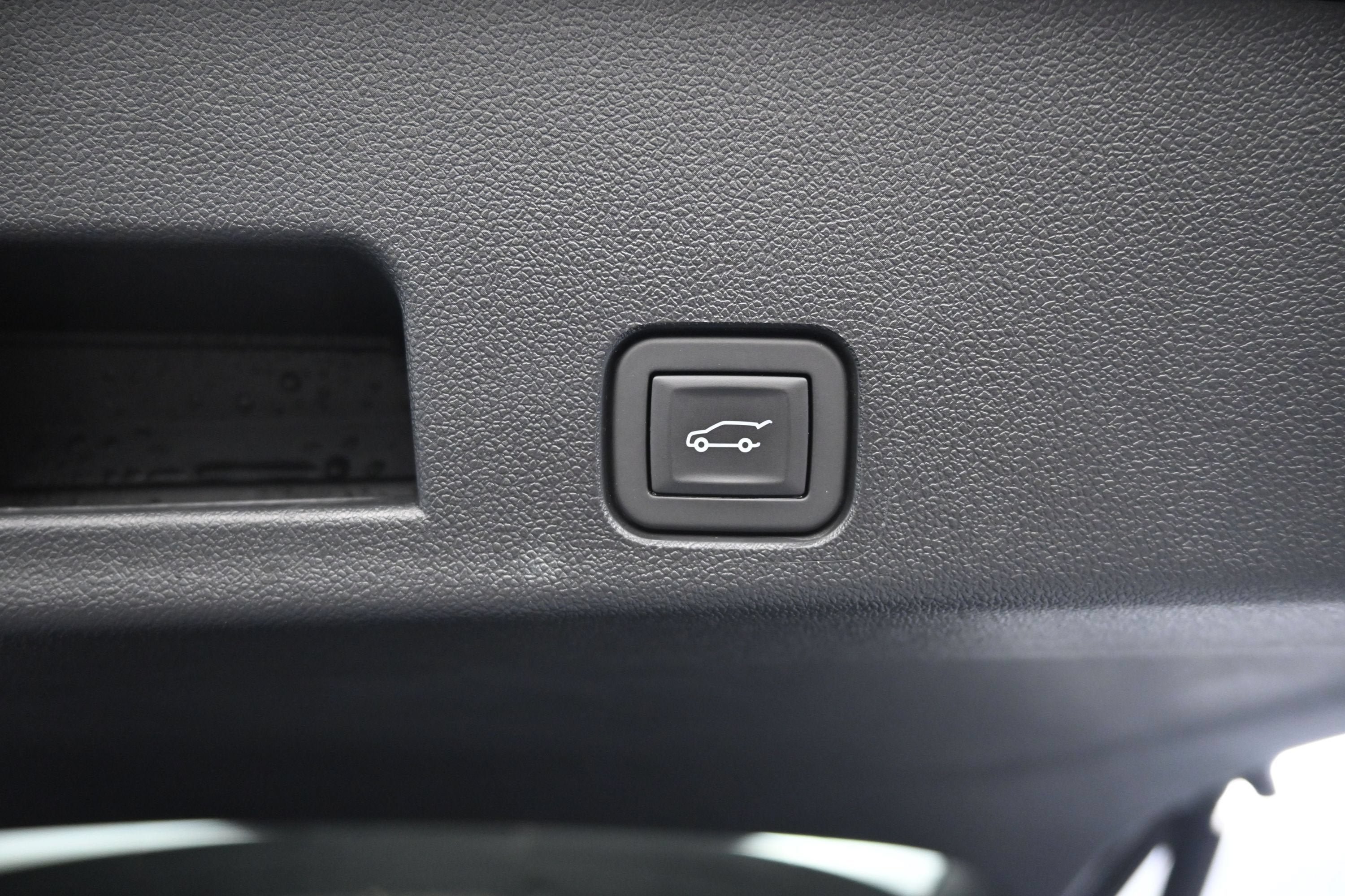 Certified 2025 Chevrolet Traverse LT FWD image 31
