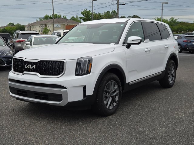 Used 2025 Kia Telluride LX FWD image 2