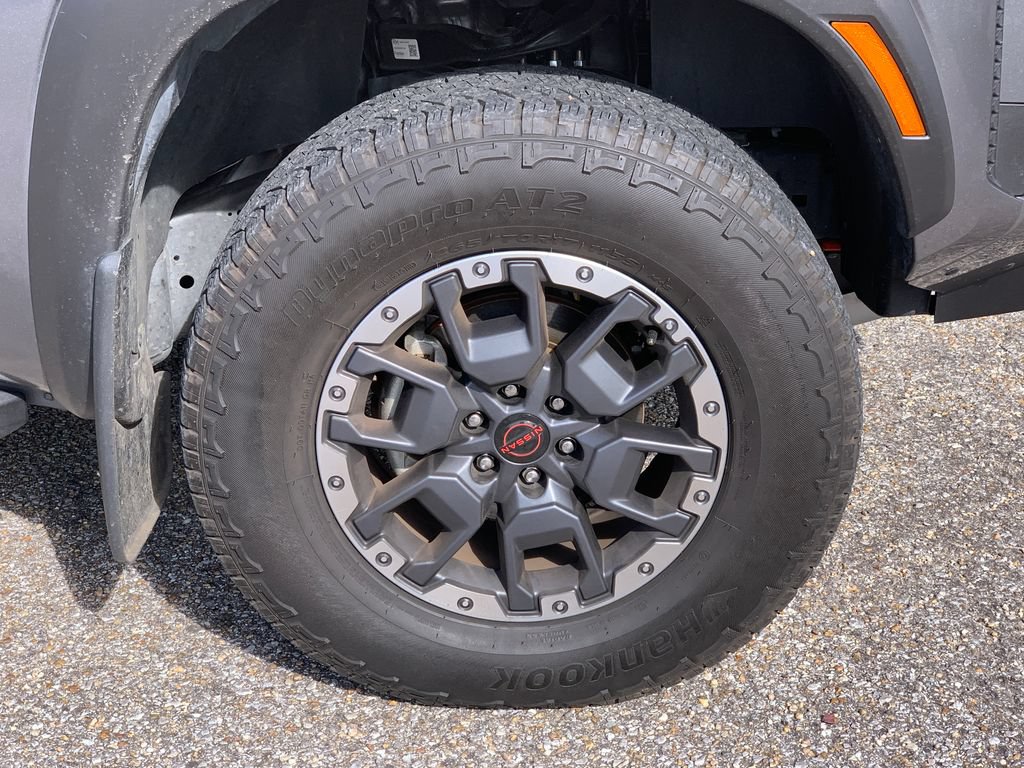 Used 2025 Nissan Frontier PRO-4X w/ Tow Package AWD/4WD image 9