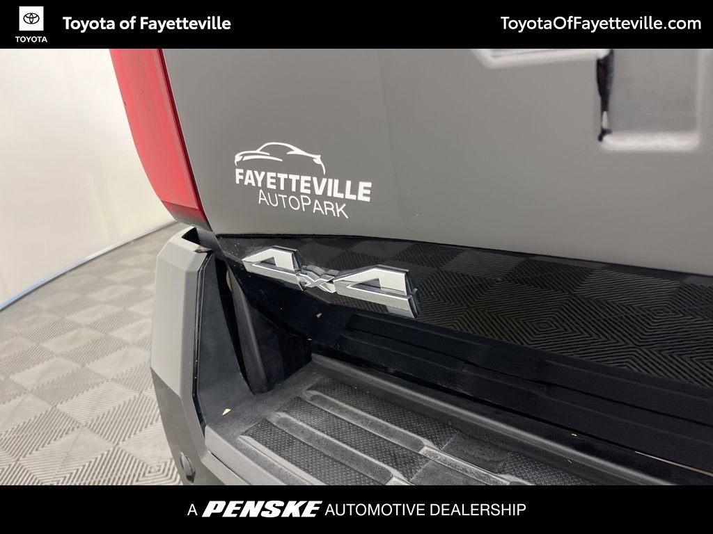 Certified 2025 Toyota Tacoma SR5 w/ SR5 Upgrade Package AWD/4WD image 11