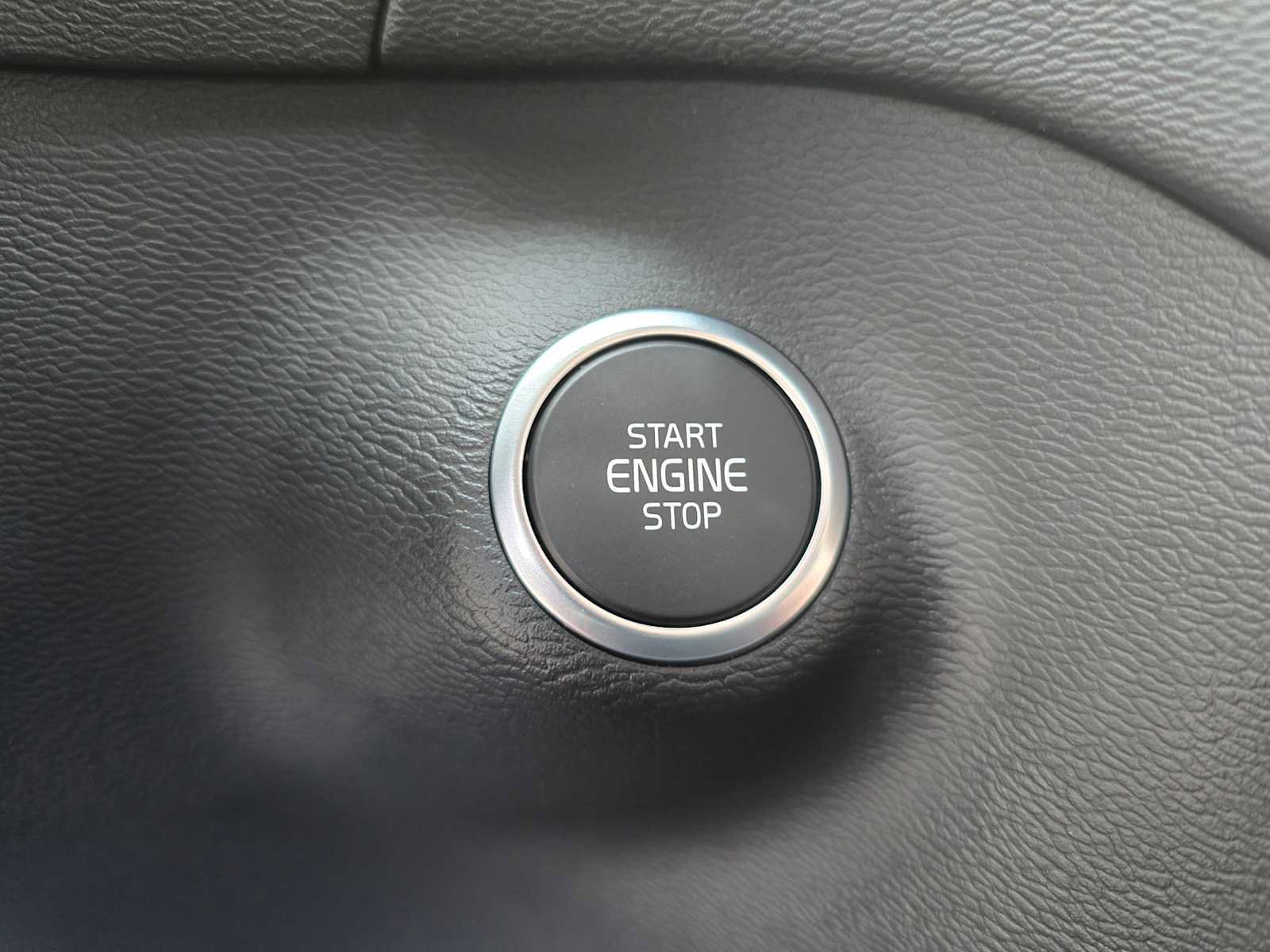 New 2026 Volvo XC40 B5 Core w/ Protection Package Premier AWD/4WD image 31