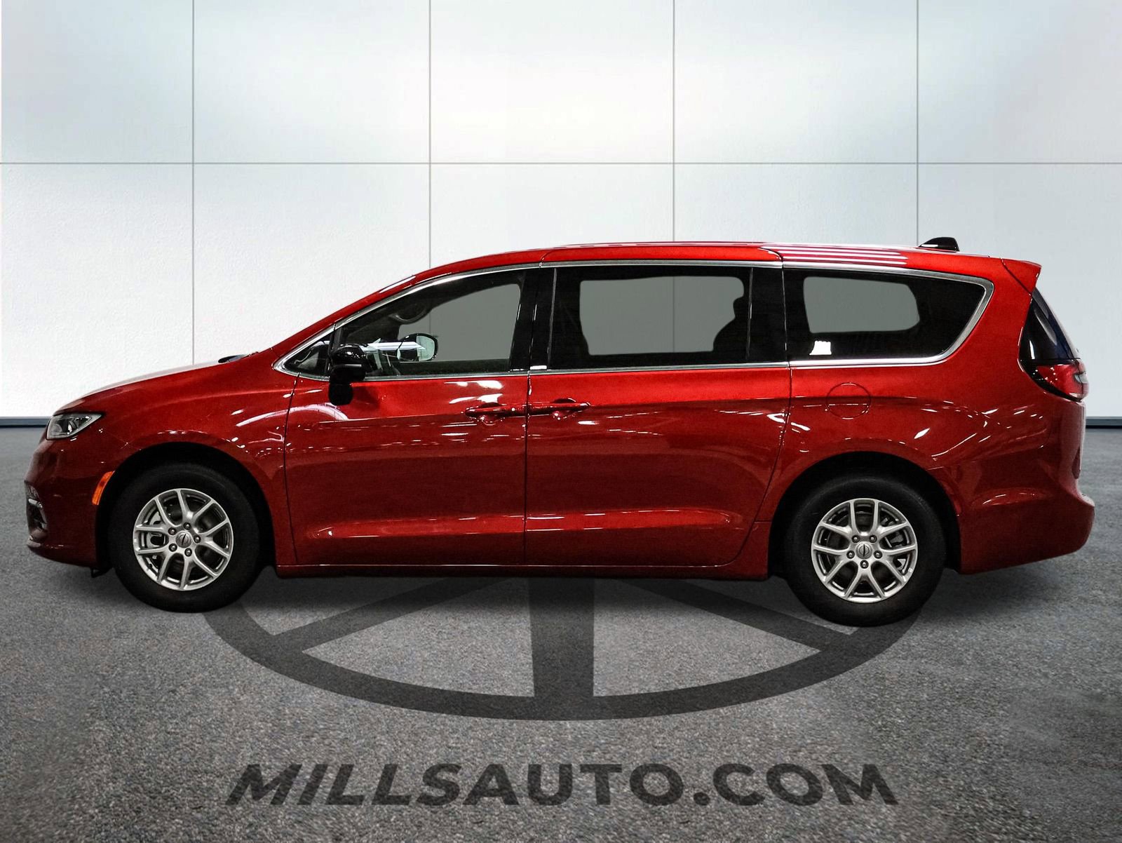 Used 2025 Chrysler Pacifica Select FWD image 3