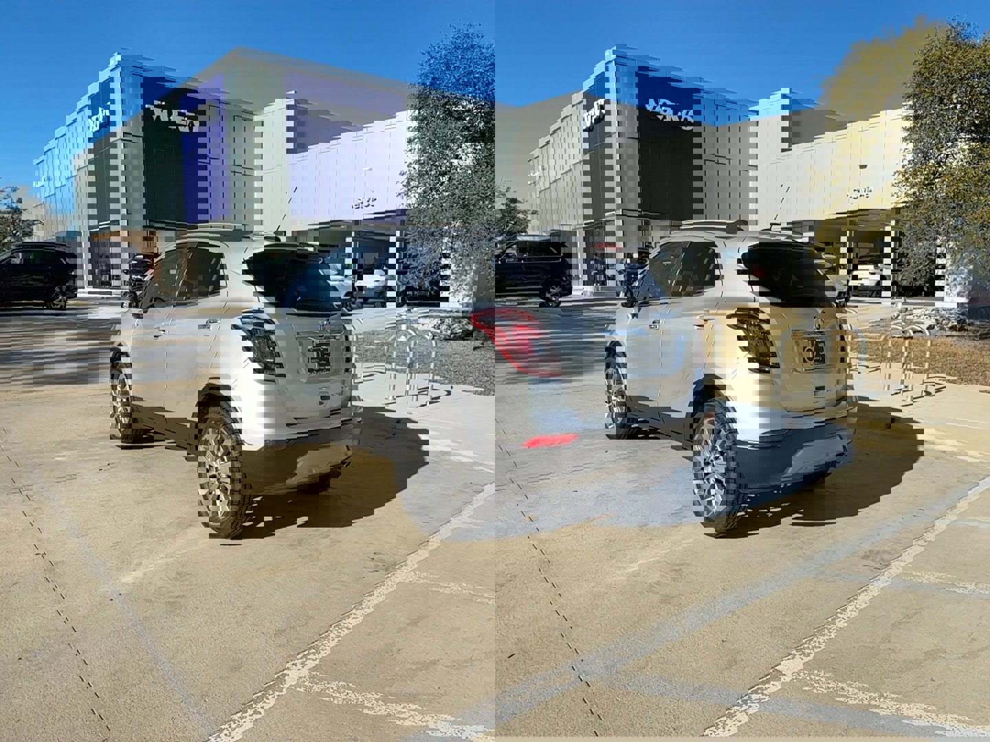 Used 2019 Buick Encore Preferred w/ Safety Package image 4