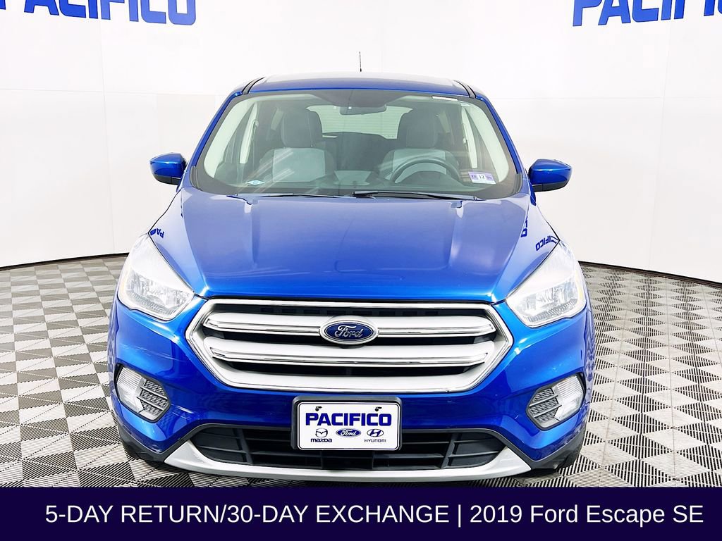 Used 2019 Ford Escape SE image 3