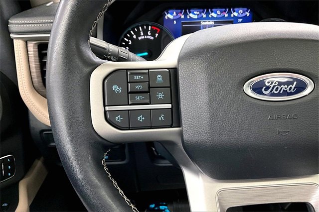 Used 2022 Ford Expedition Limited image 13