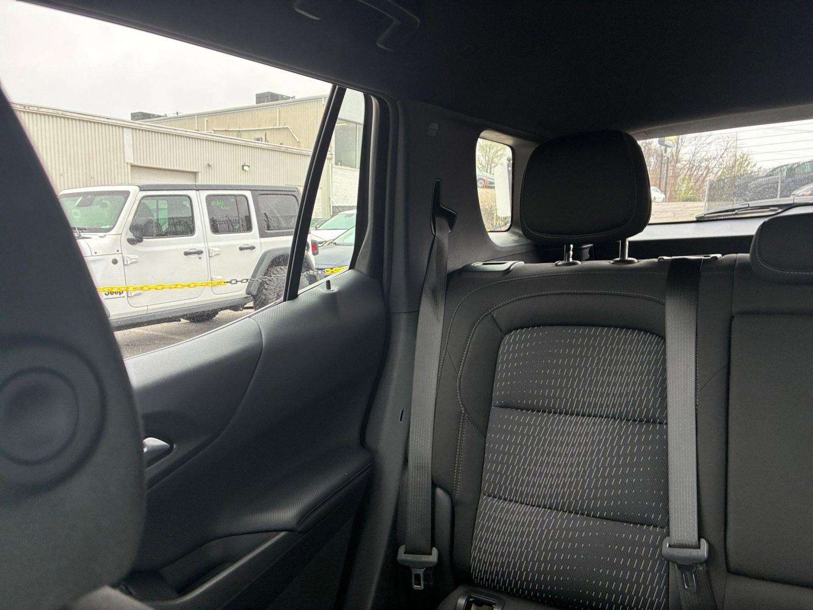 Used 2025 Chevrolet Equinox LT FWD image 34