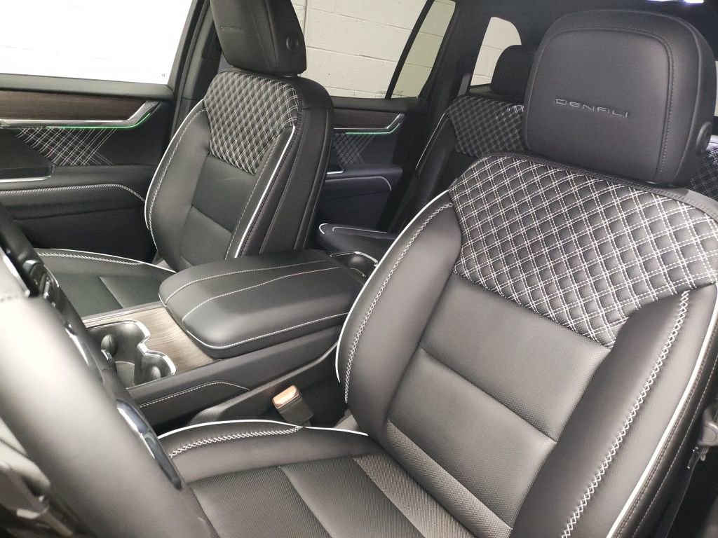 New 2026 GMC Acadia Denali w/ Super Cruise Package image 25