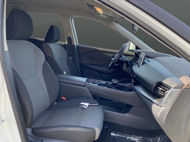 Used 2023 Nissan Rogue SV image 26