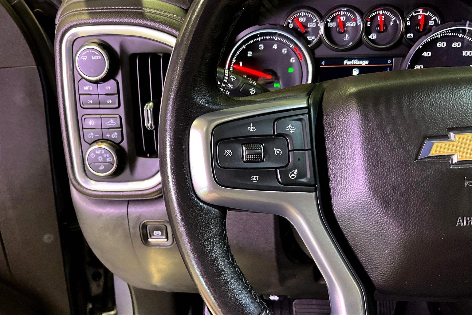 Used 2022 Chevrolet Silverado 1500 LTZ w/ LTZ Premium Package AWD/4WD image 13