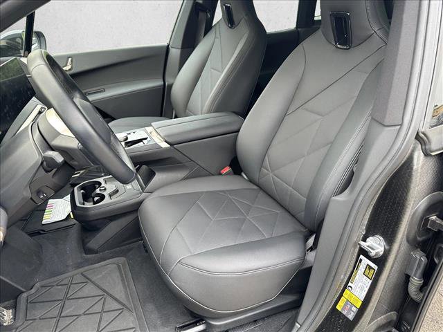 Used 2024 BMW iX xDrive50 w/ Sport Package AWD/4WD image 12