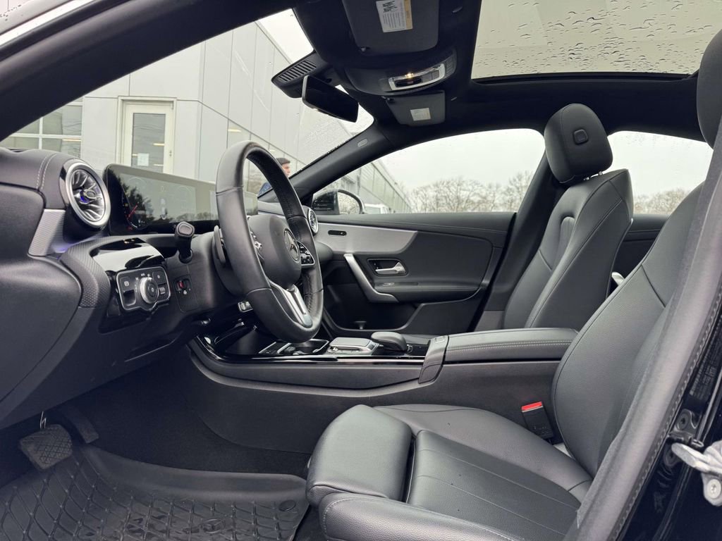 Used 2022 Mercedes-Benz CLA 250 4MATIC image 13